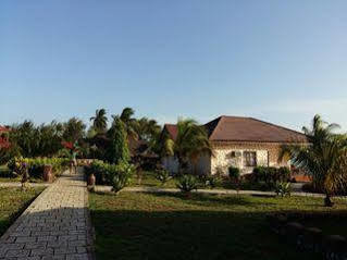 Swahili Villa Coco 2Br Apartment 700M To Beach Mombaça Exterior foto
